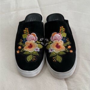Steven By Steve Madden Black Floral Lora Romantic Embroidered Mules Size 7
